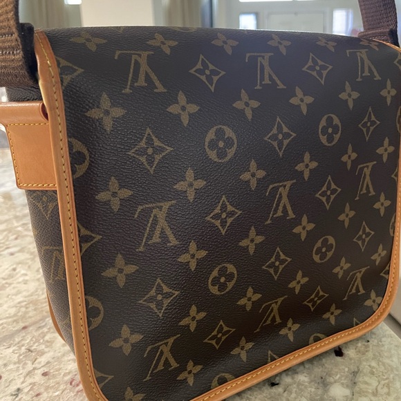 ❗️ SOLD ❗️💘 Louis Vuitton Bosphore PM - Picture 7 of 10